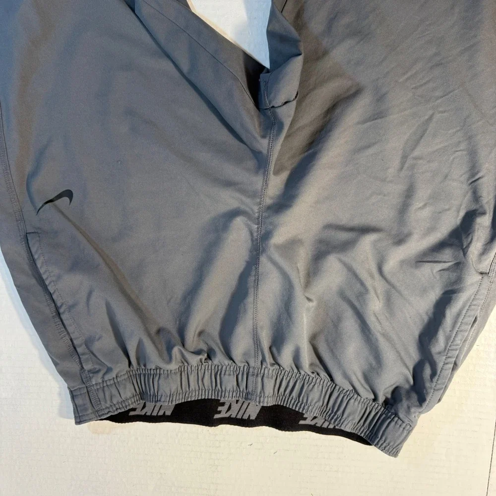 Nike Dri Fit Mens‎ M Athletic Pants Gray Elastic Waist Drawstring bottom Pockets